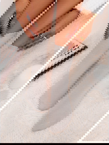 Szare skarpetki z ozdobną... 2