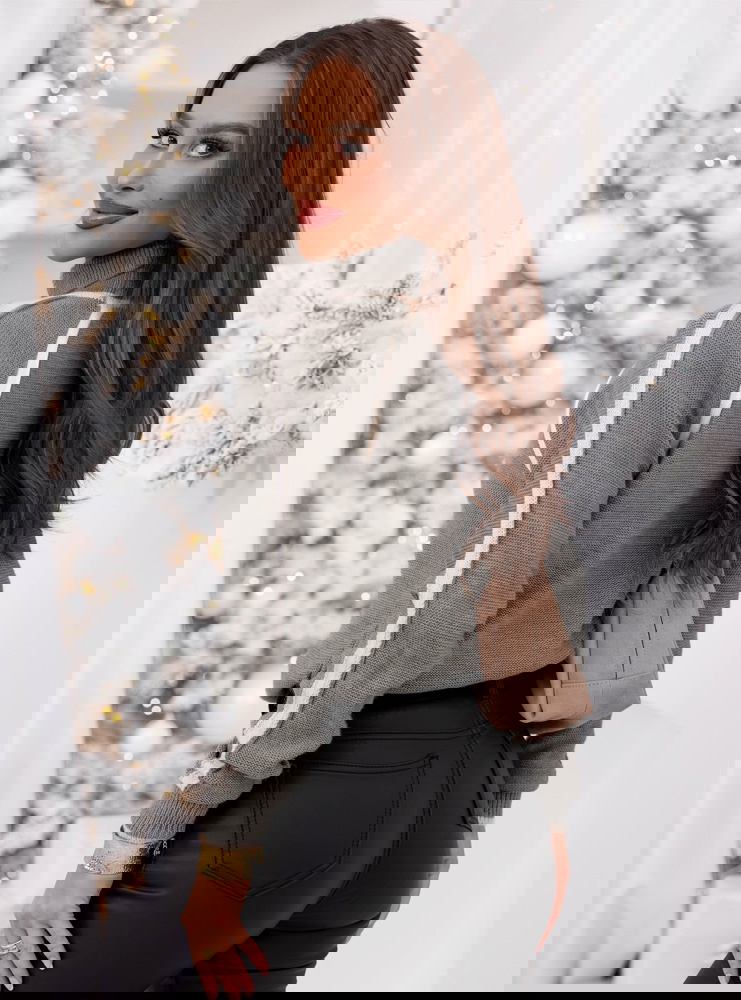 Szary sweter z golfem Melynda