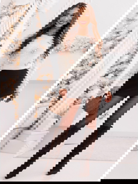 Sweter z ozdobnymi... 2