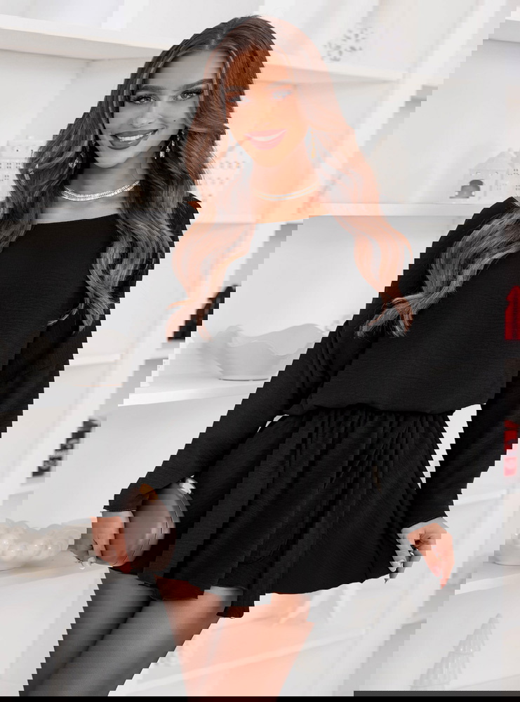 Czarny świąteczny kombinezon jak...