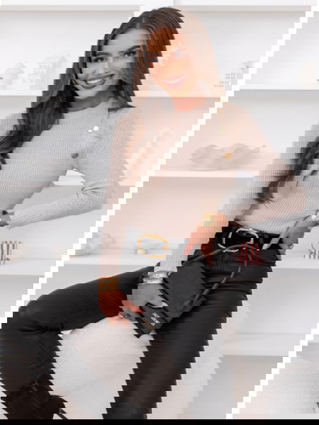 Beżowy dopasowany sweter z... 2