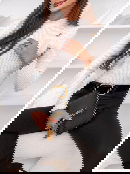 Biały dopasowany sweter z...