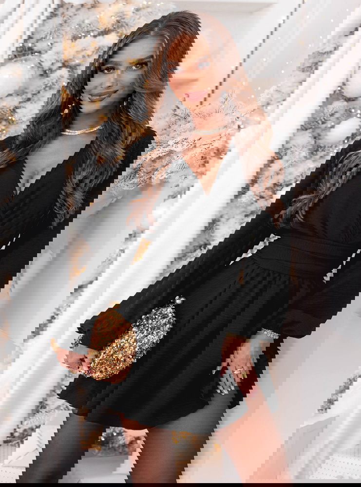 Czarny kombinezon jak sukienka na...