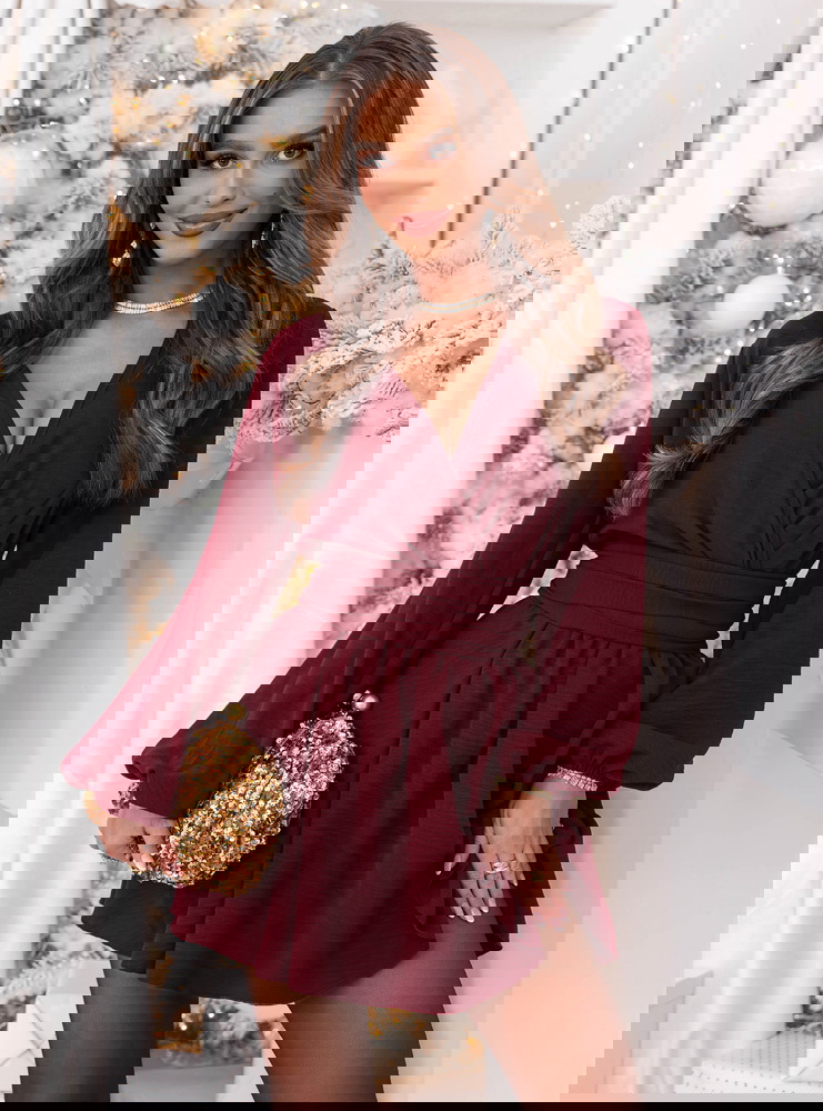 Bordowy kombinezon jak sukienka na...