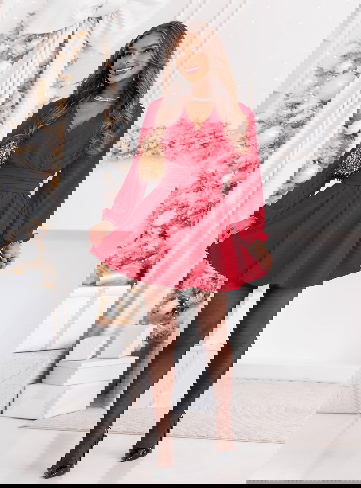 Malinowy kombinezon jak sukienka na...