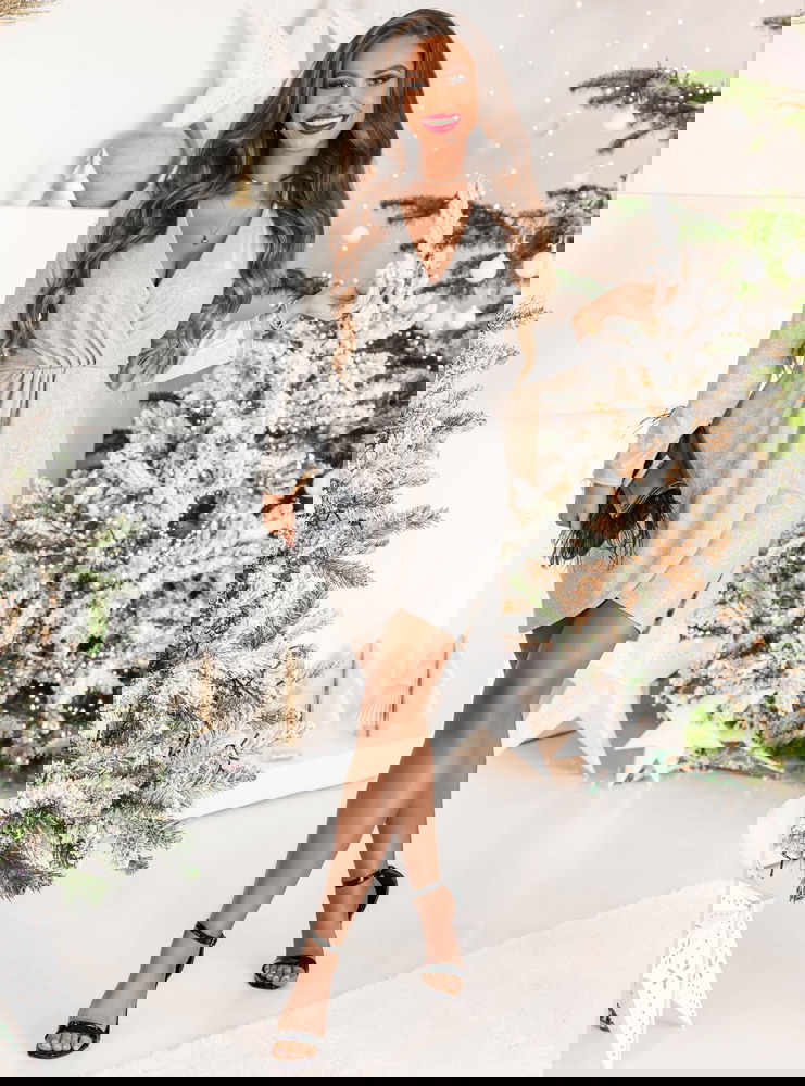 Srebrna błyszcząca sukienka na święta...