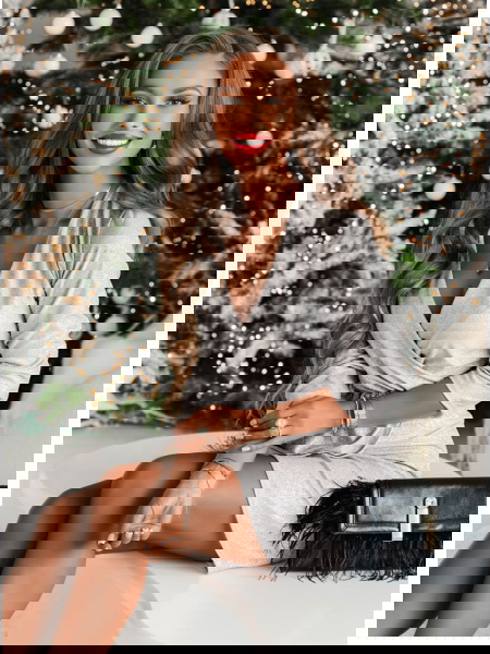 Srebrna błyszcząca sukienka...