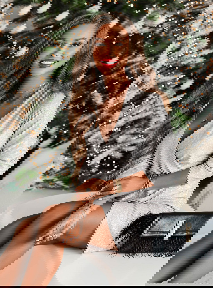 Srebrna błyszcząca sukienka na święta...