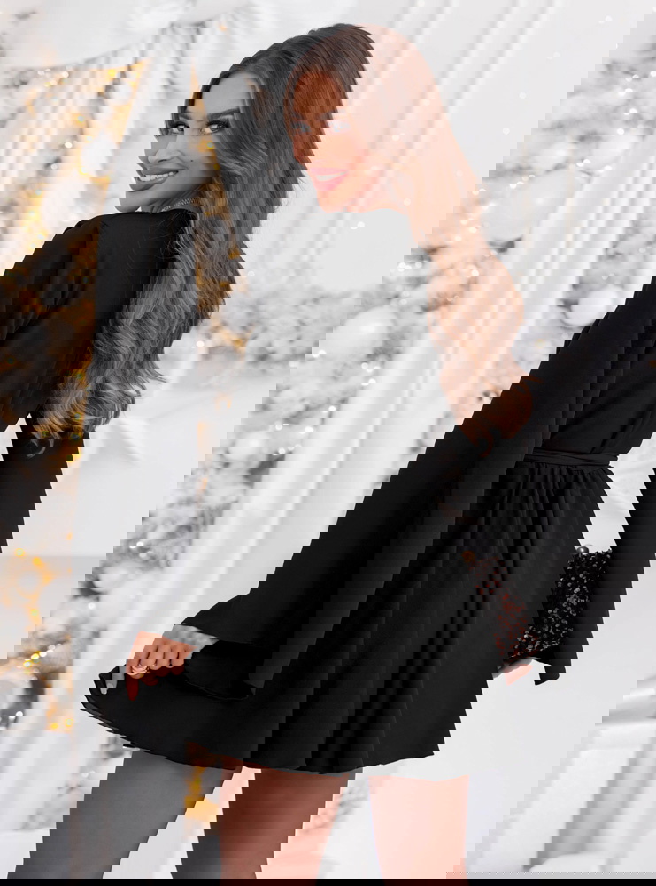 Czarny kombinezon jak sukienka na...