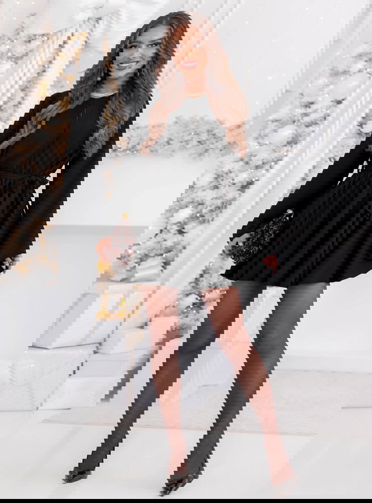 Czarny kombinezon jak sukienka na...