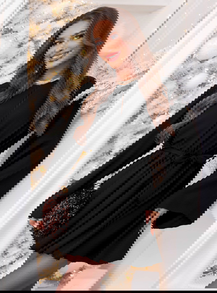 Czarny kombinezon jak sukienka na...