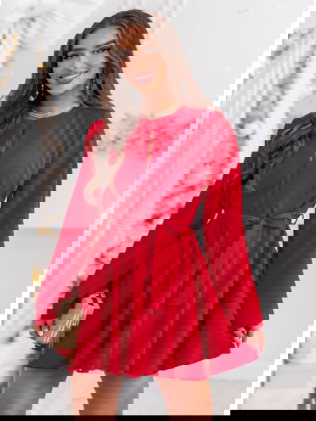 Malinowy kombinezon jak...