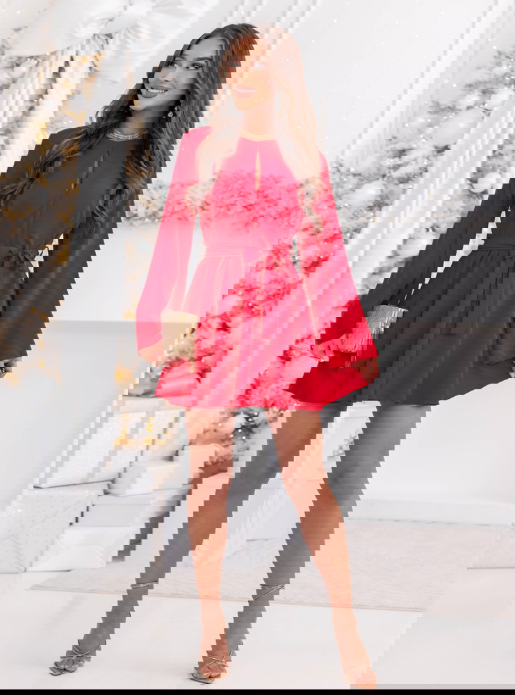 Malinowy kombinezon jak sukienka na...