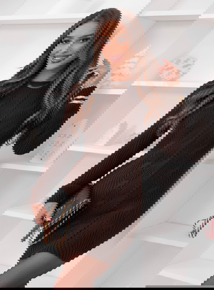 Czekoladowa sweterowa sukienka z...