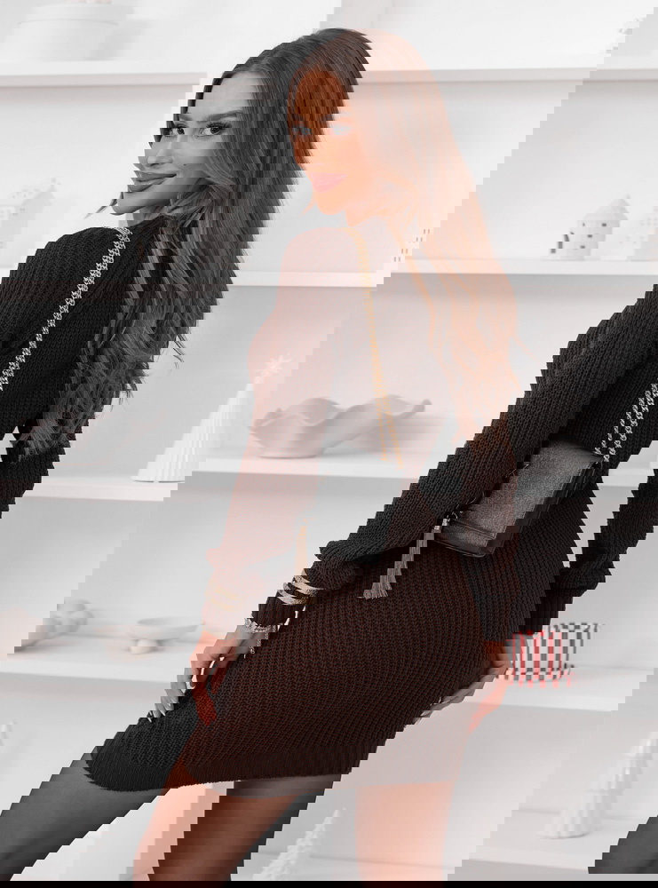 Czekoladowa sweterowa sukienka z...