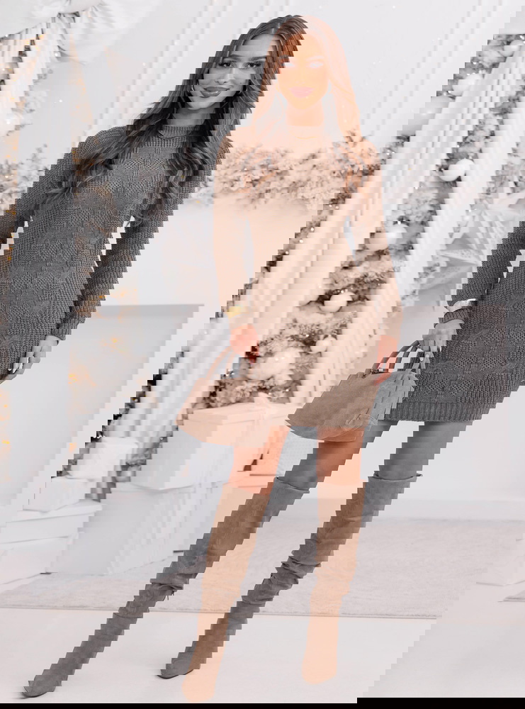 Sweterowa sukienka z ozdobnym splotem...