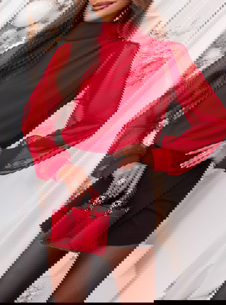 Malinowa bluzka z tiulowymi rękawami...