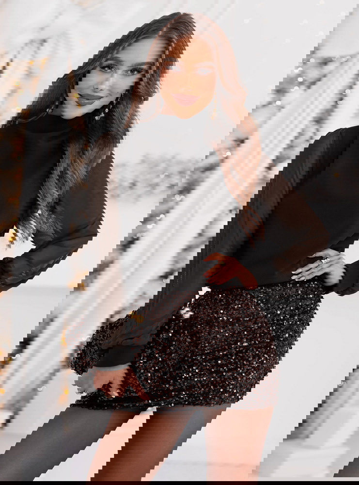 Czarna bluzka z tiulowymi rękawami na...