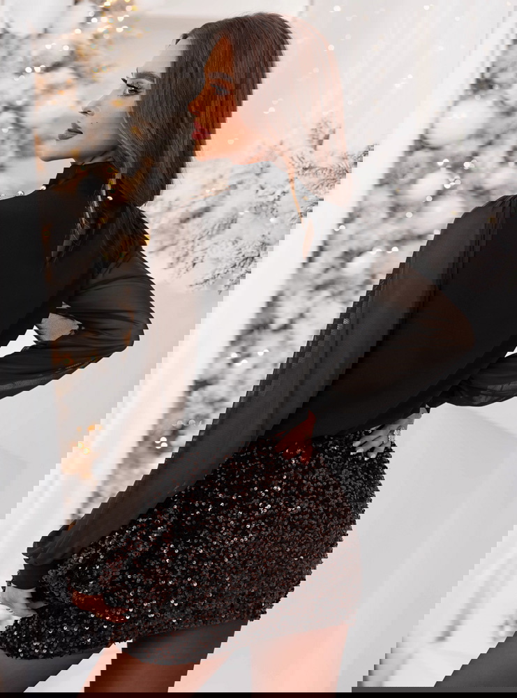 Czarna bluzka z tiulowymi rękawami na...