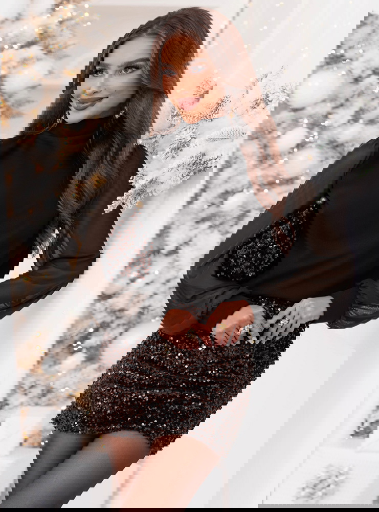 Czarna bluzka z tiulowymi rękawami na...