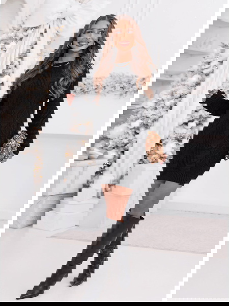 Czarna swetrowa sukienka...