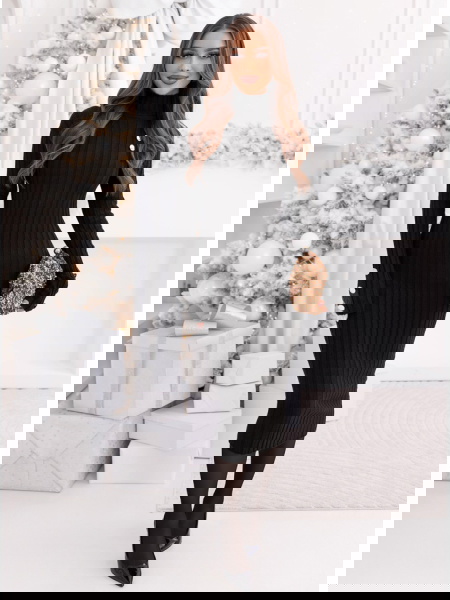 Czarna dopasowana sukienka... 2