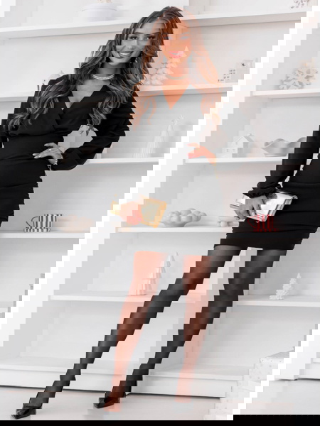 Czarna sukienka mini na... 2