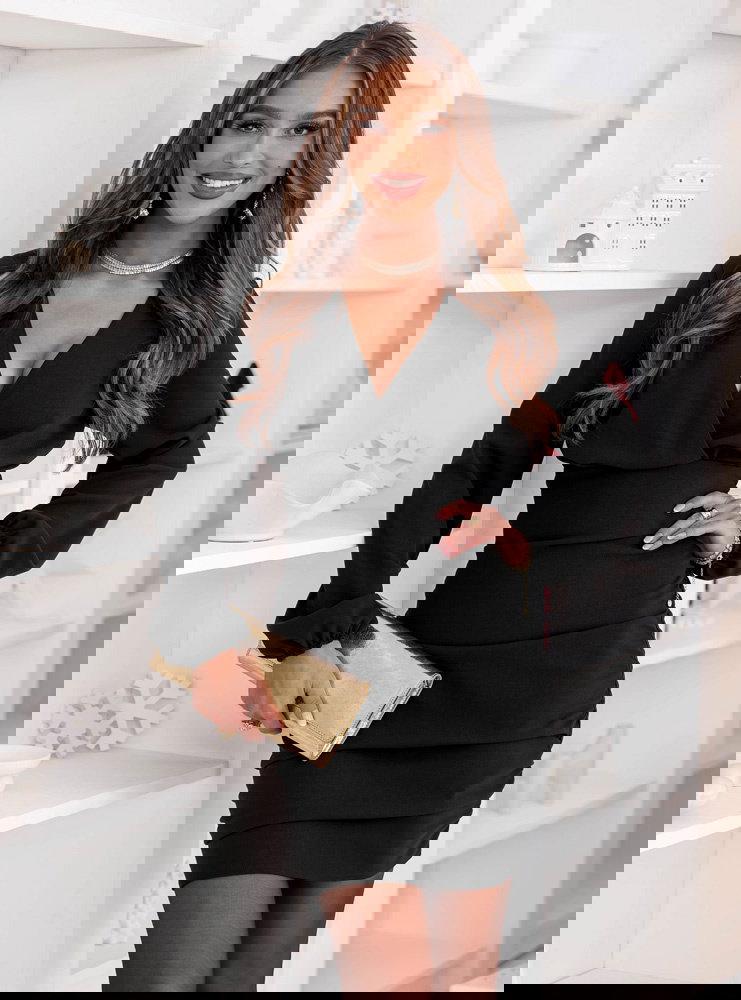 Czarna sukienka mini na święta z...