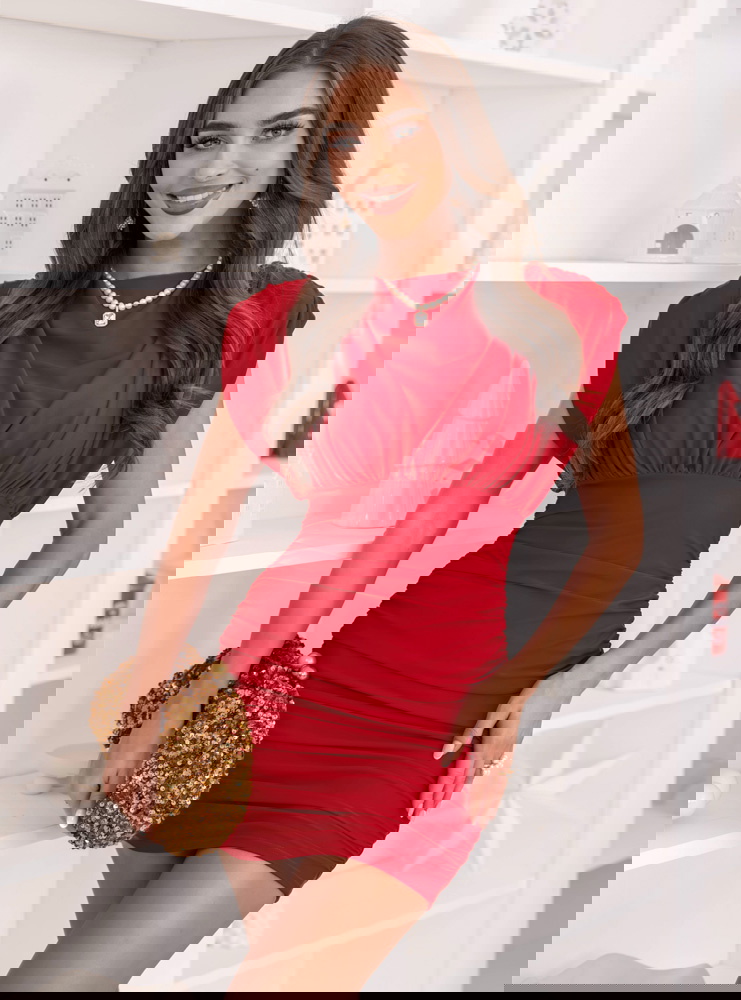 Malinowa dopasowana świąteczna...