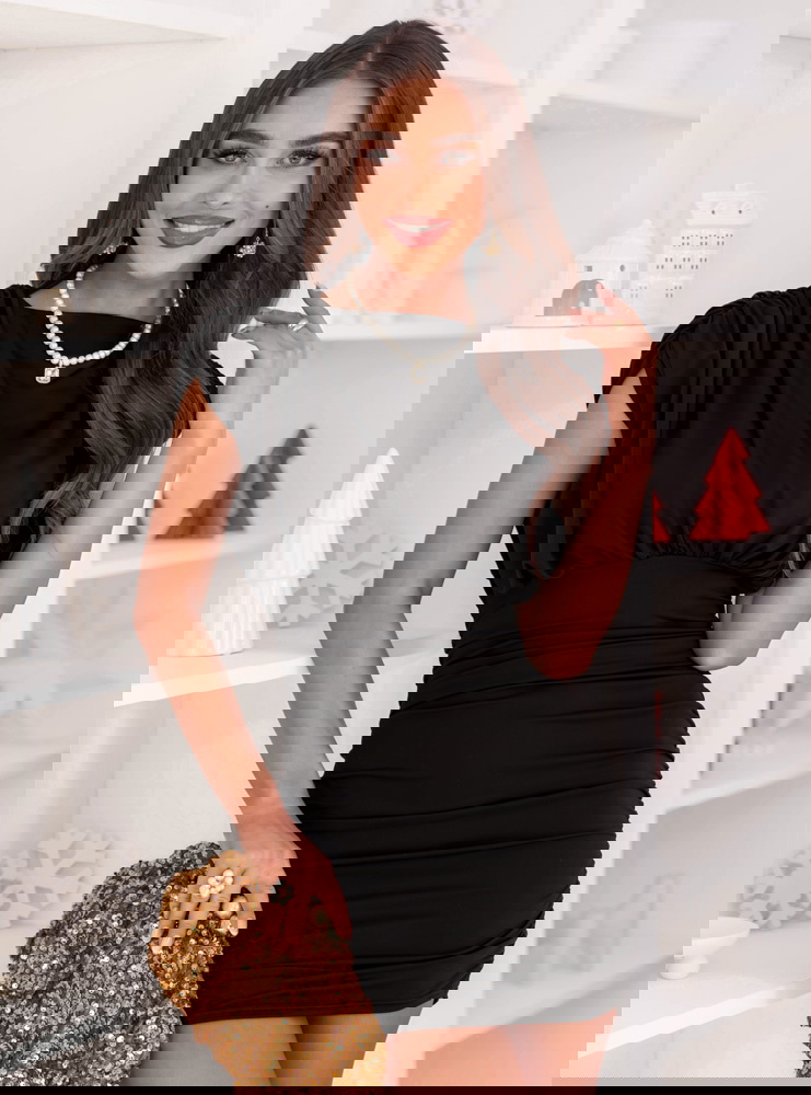 Czarna dopasowana świąteczna sukienka...