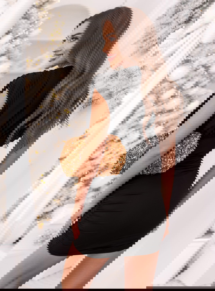 Czarna dopasowana świąteczna sukienka...