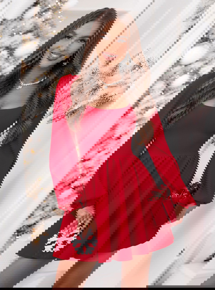 Malinowa rozkloszowana sukienka z...