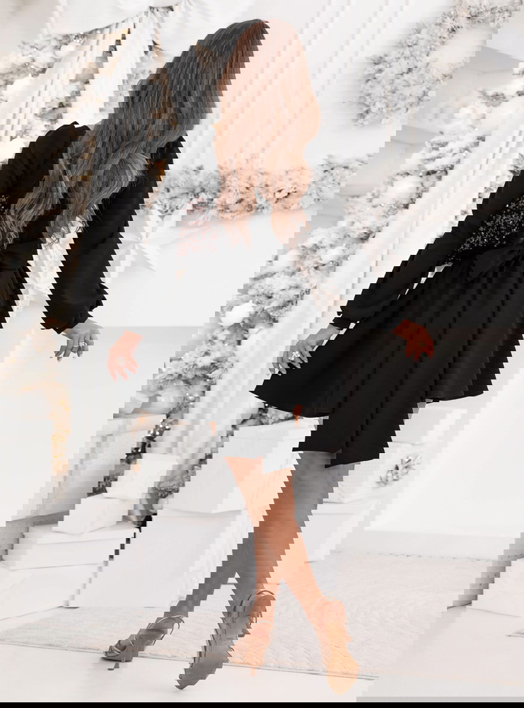 Czarna rozkloszowana sukienka z...