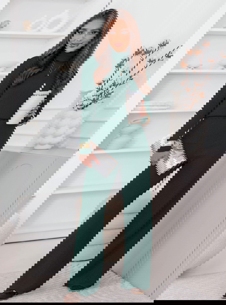 Komplet bluzka z golfem i szerokie...