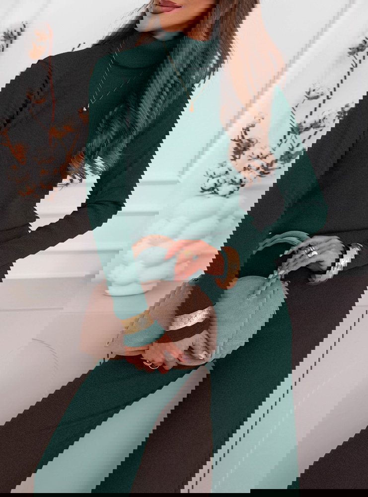 Komplet bluzka z golfem i szerokie...