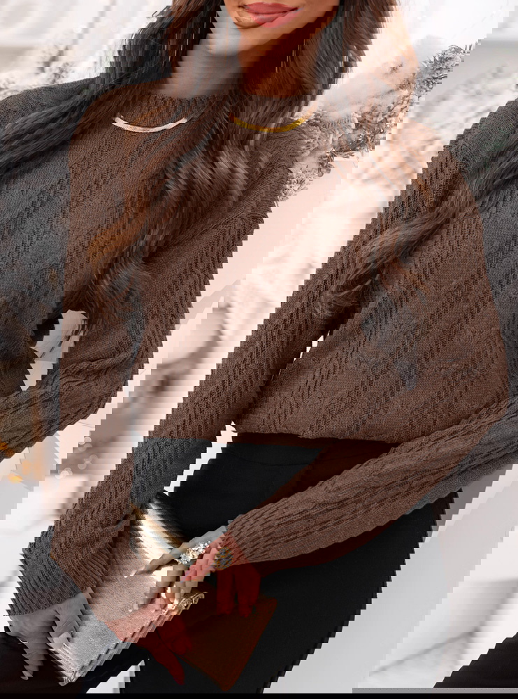 Czekoladowy sweter z guzikami po boku...