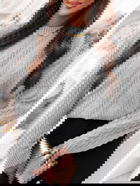 Szary sweter z guzikami po...