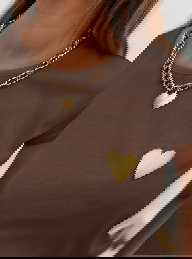 Czekoladowa koszulka na krótki rękaw...