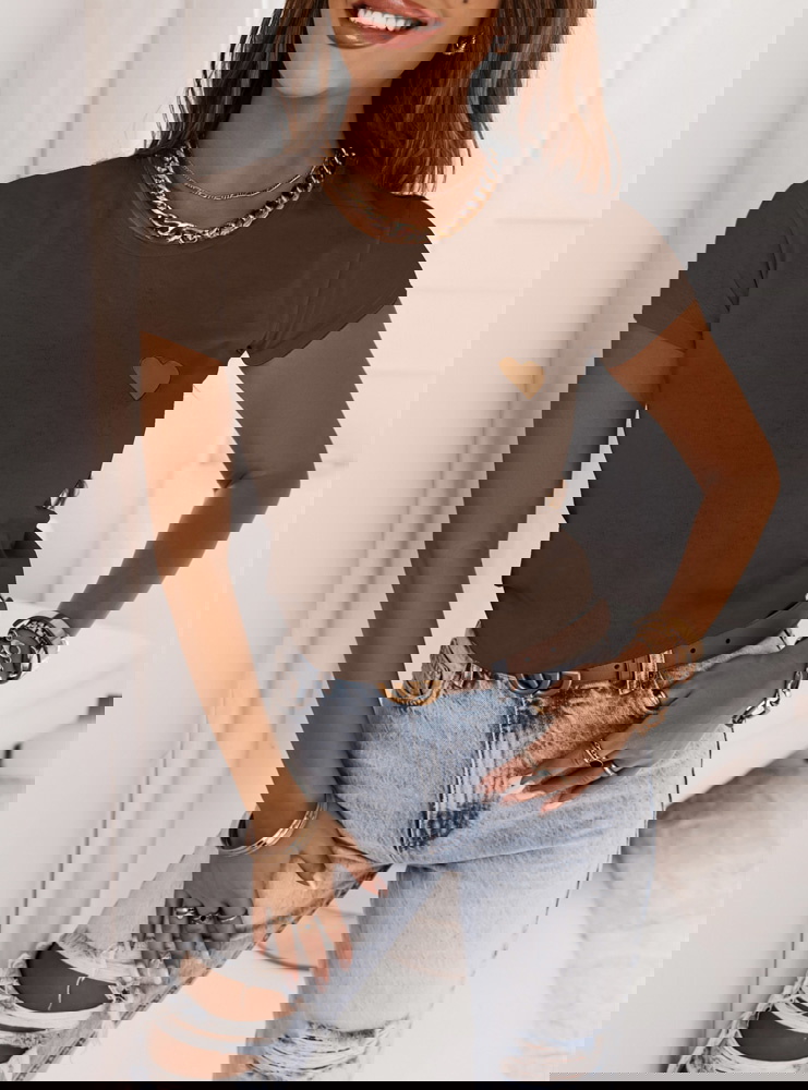 Czekoladowa koszulka na krótki rękaw...