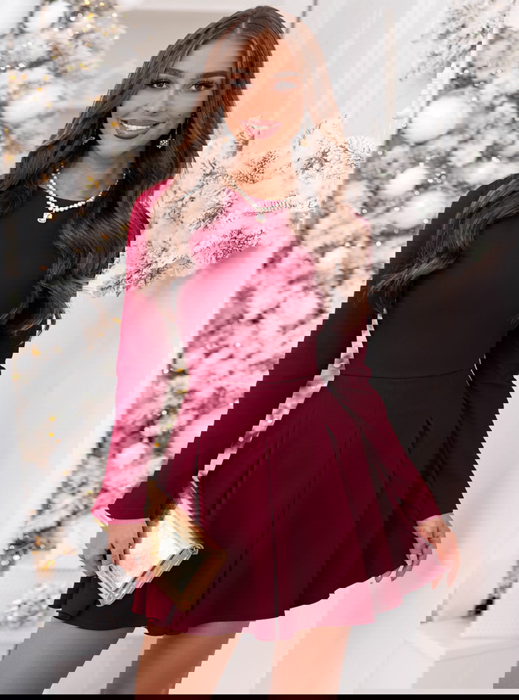 Bordowa rozkloszowana sukienka mini...