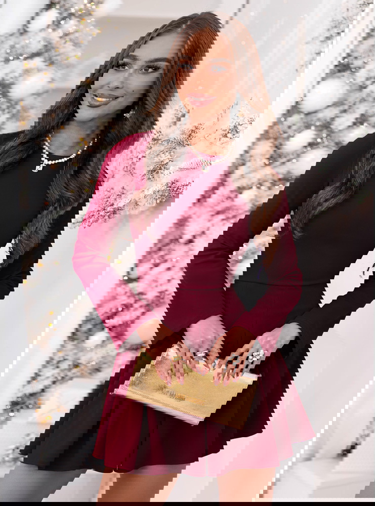 Bordowa rozkloszowana sukienka mini...