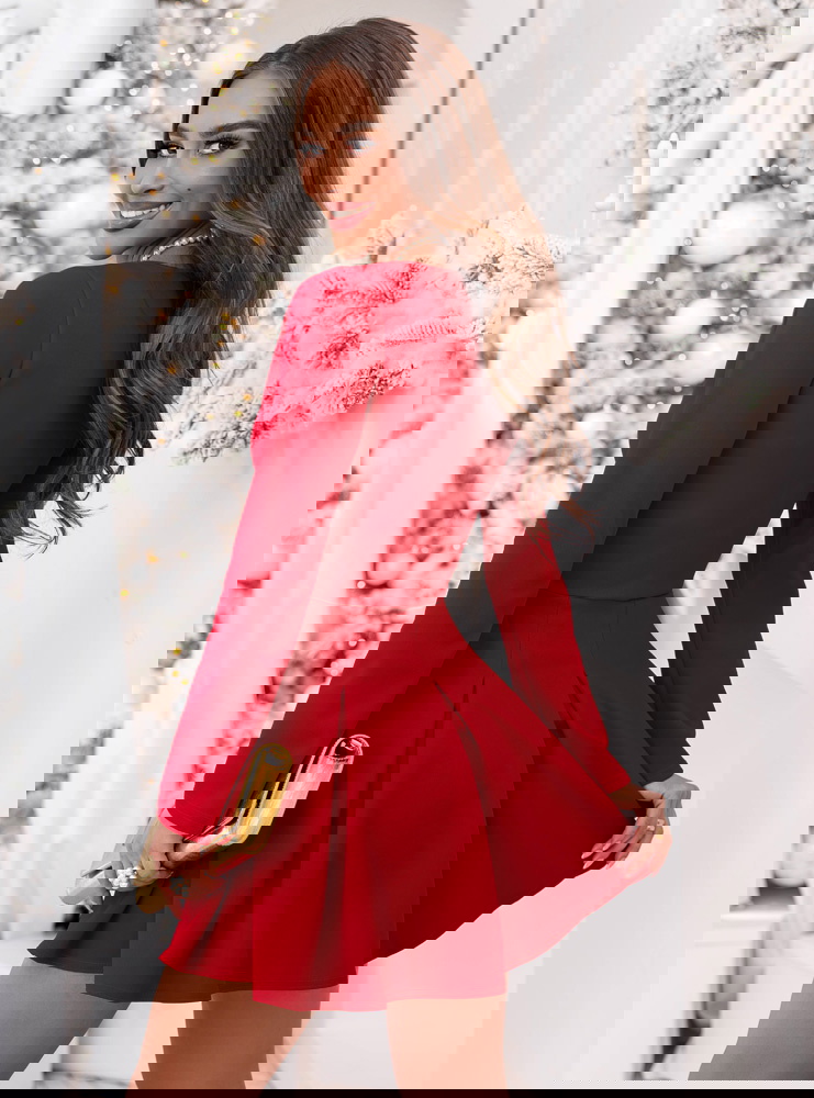 Malinowa rozkloszowana sukienka mini...