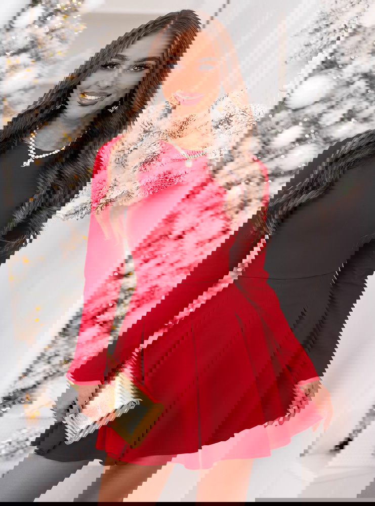 Malinowa rozkloszowana sukienka mini...