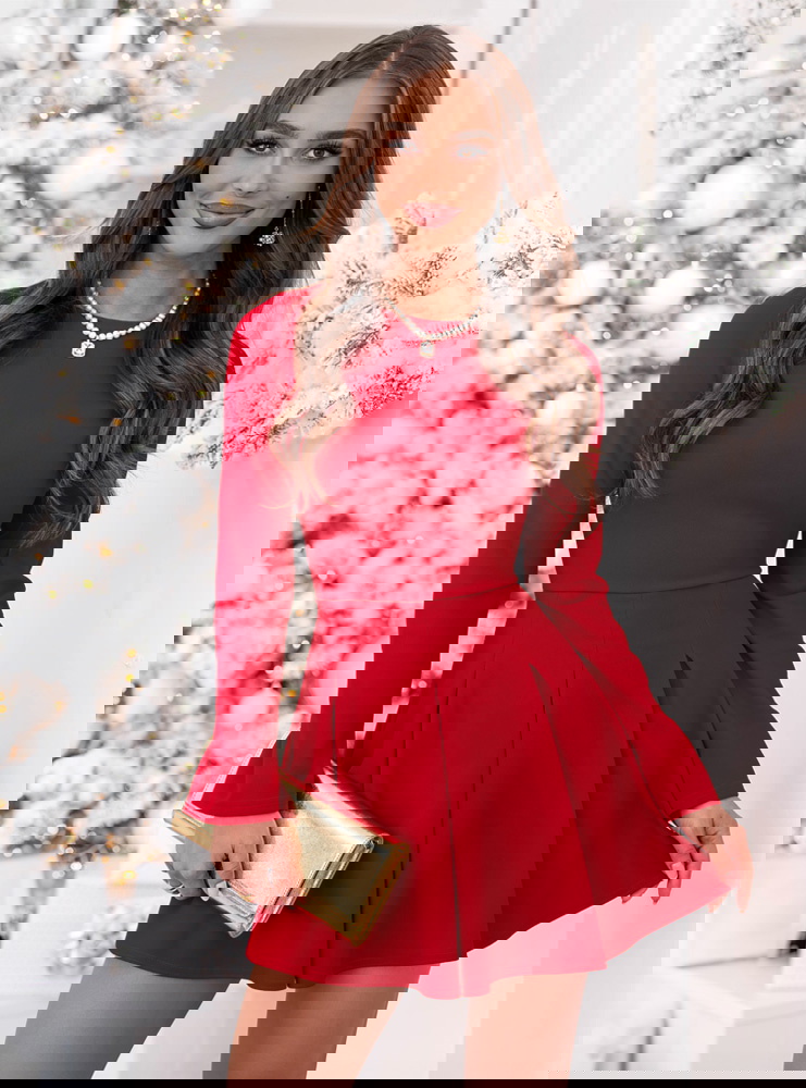 Malinowa rozkloszowana sukienka mini...