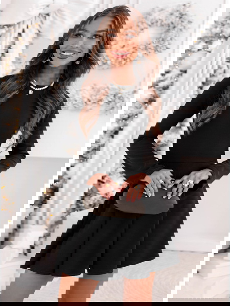 Czarna rozkloszowana... 2