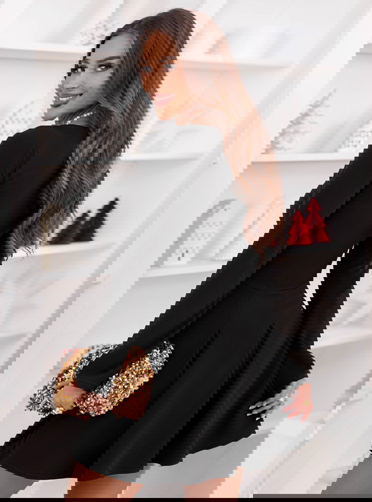 Czarna rozkloszowana sukienka mini na...