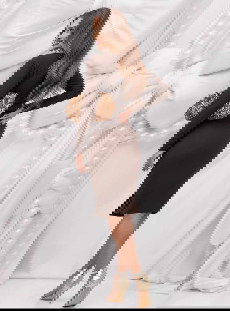 Czekoladowa dopasowana sukienka na...