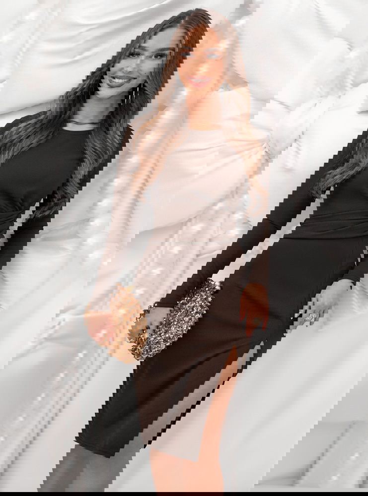 Czekoladowa dopasowana sukienka na...