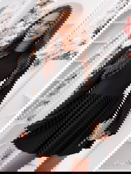 Czarna rozkloszowana... 2