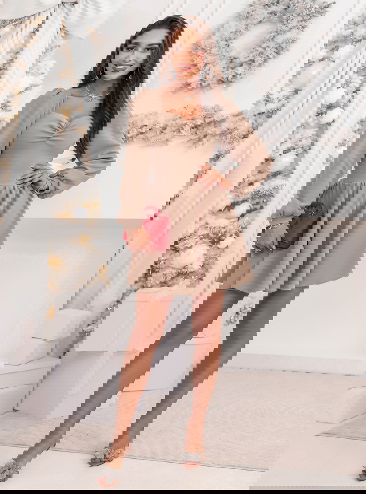 Beżowa świąteczna sukienka z...